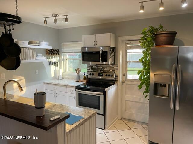 Building Photo - 10412 Skycrest Dr N