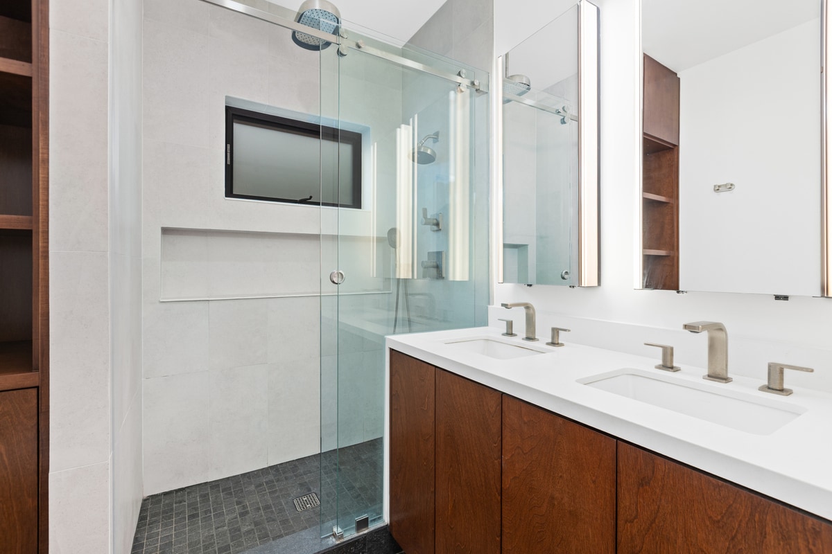 Bathroom #2 home to dual sinks and high quality finishes. - 4638 Del Monte Ave