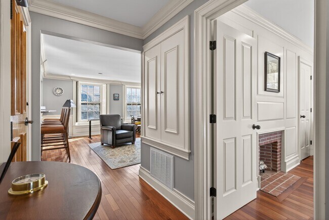 Building Photo - 7 Islington St