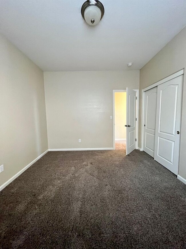 Building Photo - 4 Bedroom NW Fresno Home for Lease