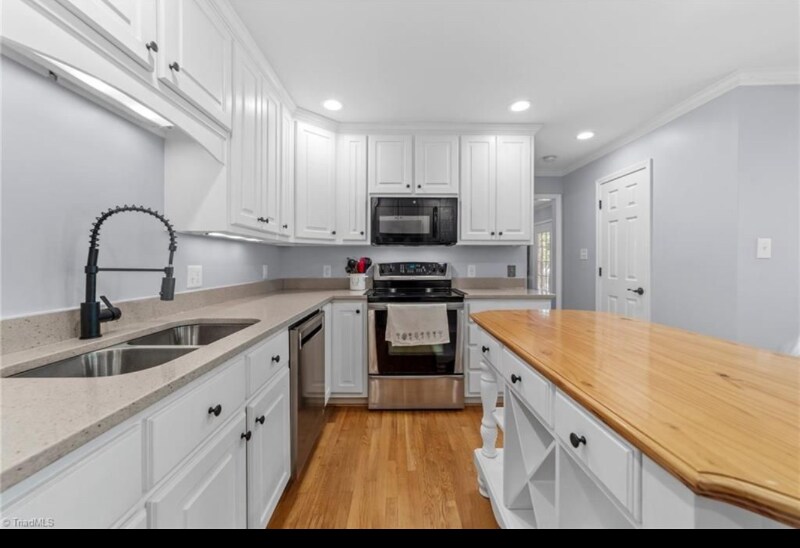 Building Photo - 544 Woodland Dr