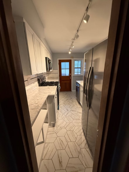 Building Photo - 50 Orchard Ln