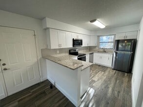 Building Photo - ANNUAL RENTAL - OASIS- 2 BED/2BATH