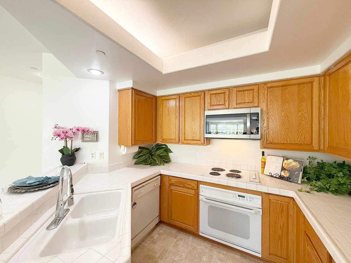 Building Photo - 144 S 3rd St