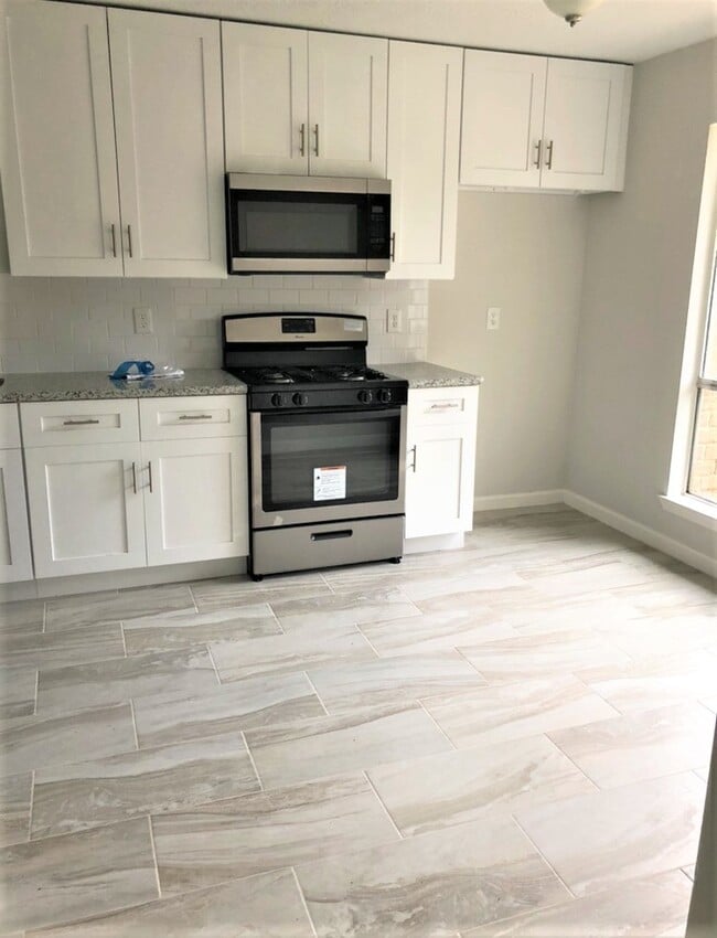 Building Photo - 1919 Oakwell Ln