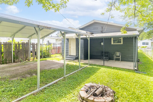 Building Photo - 1704 Nelson Ave