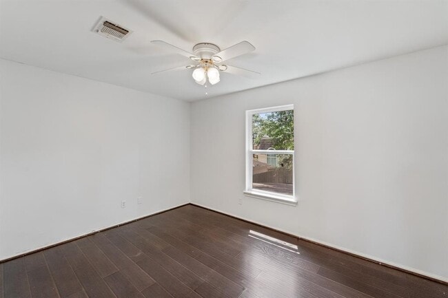 Building Photo - 1823 Saddlecreek Dr