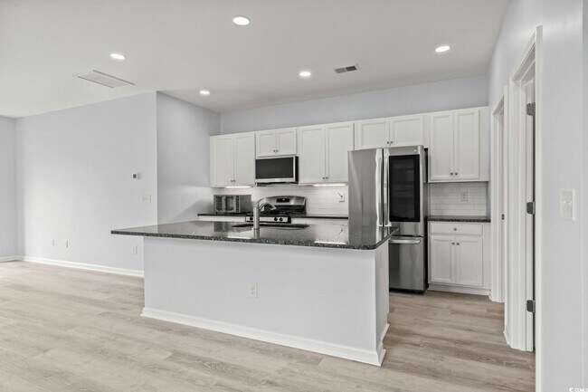 Building Photo - 336 Hidden Cove Dr