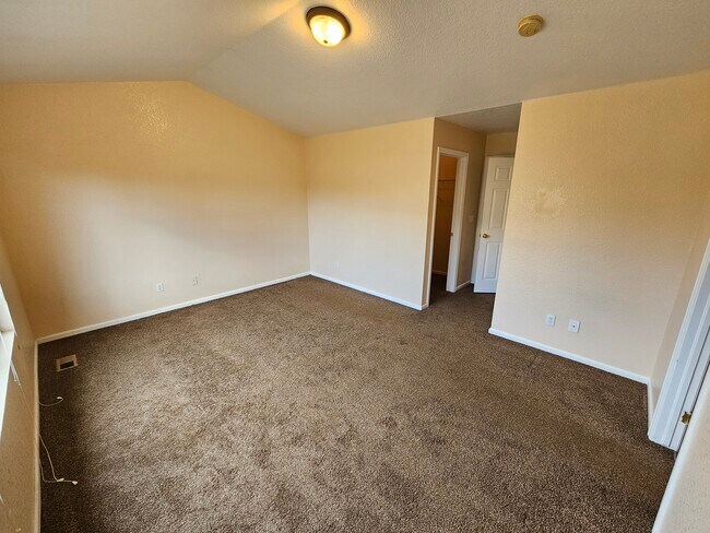 Building Photo - 5723 Prairie Cir