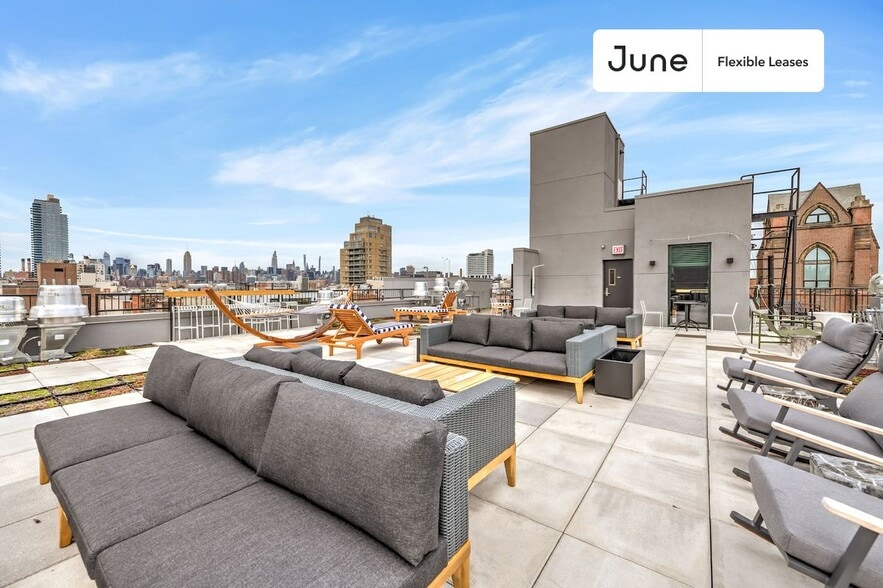 Building Photo - Trendy Private ROOM in Williamsburg