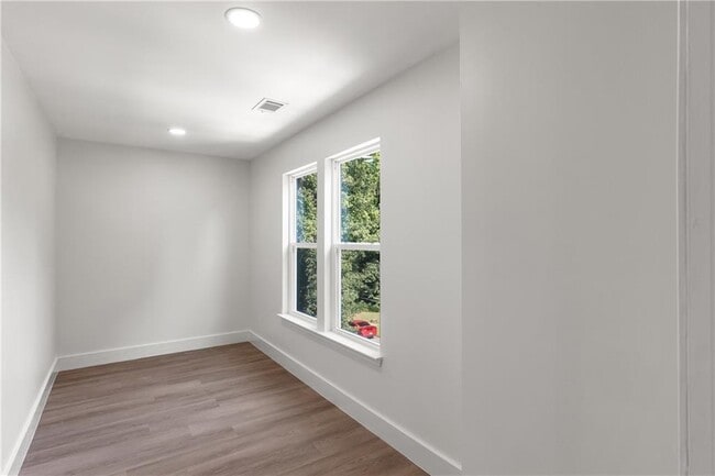 Building Photo - 3183 Zion St