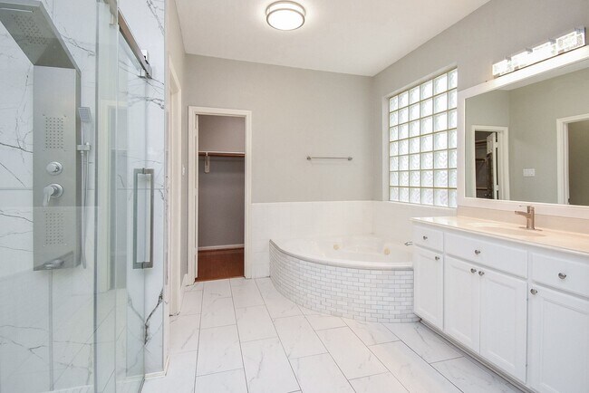 Building Photo - 51 Rivercoach Ln