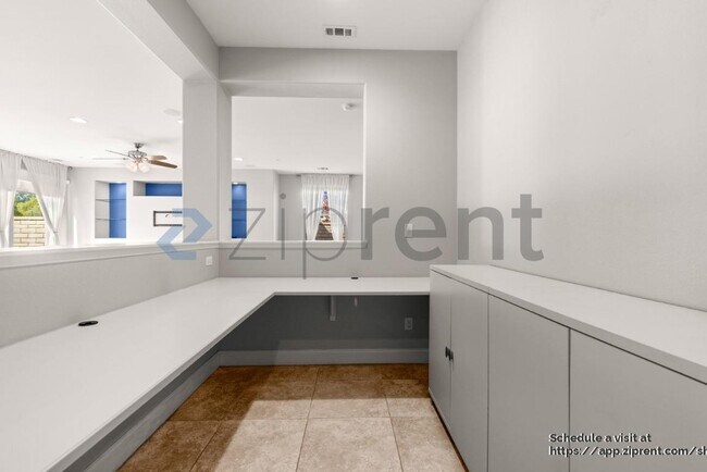 Building Photo - 1538 Avila Ln