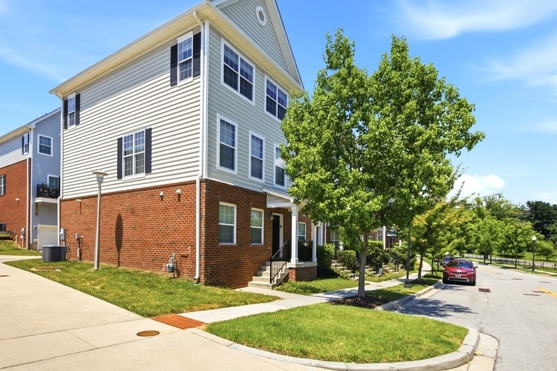 Building Photo - 300 Camillia Pl