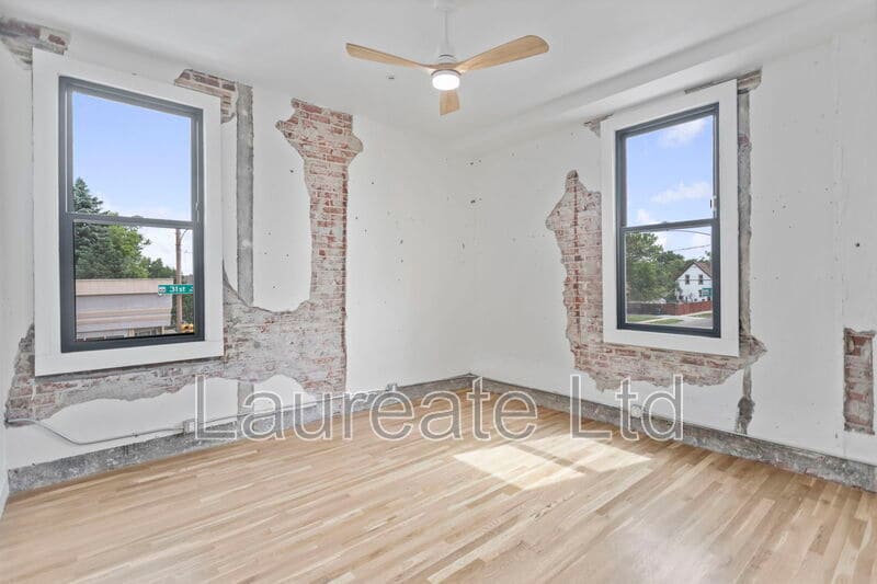 Building Photo - 1736 E 31st Ave