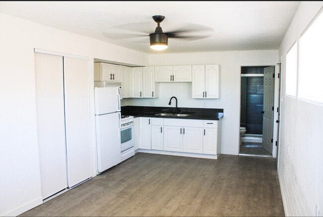 Building Photo - 1125 Tamerack Ave