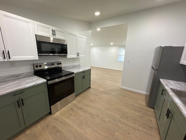 Building Photo - Newly Remodeled House in Paducah