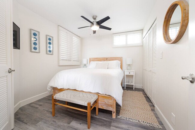 Building Photo - 376 San Antonio Ave