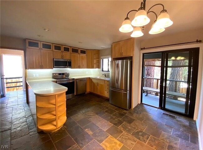 Building Photo - Pet Friendly