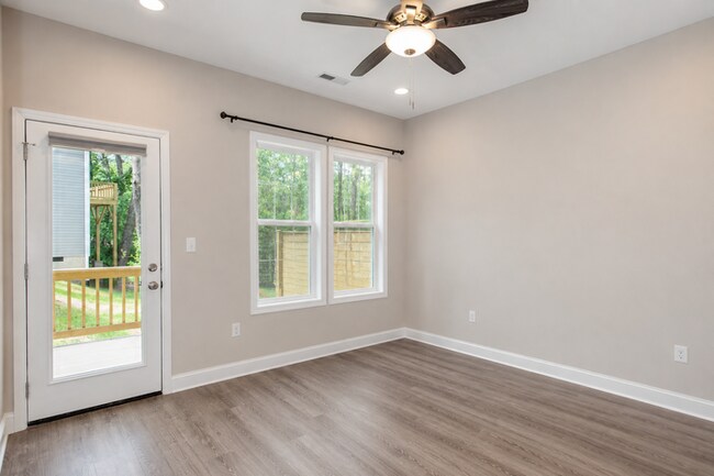 Building Photo - Spacious Three Bedroom w/ Loft Space