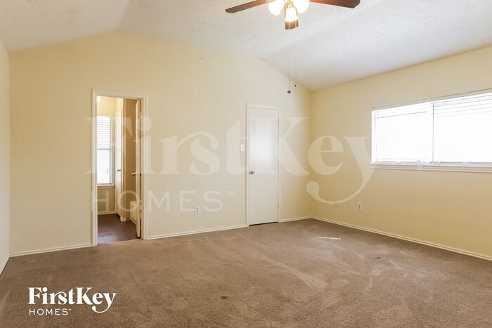 Building Photo - 2602 Woodsorrel Dr