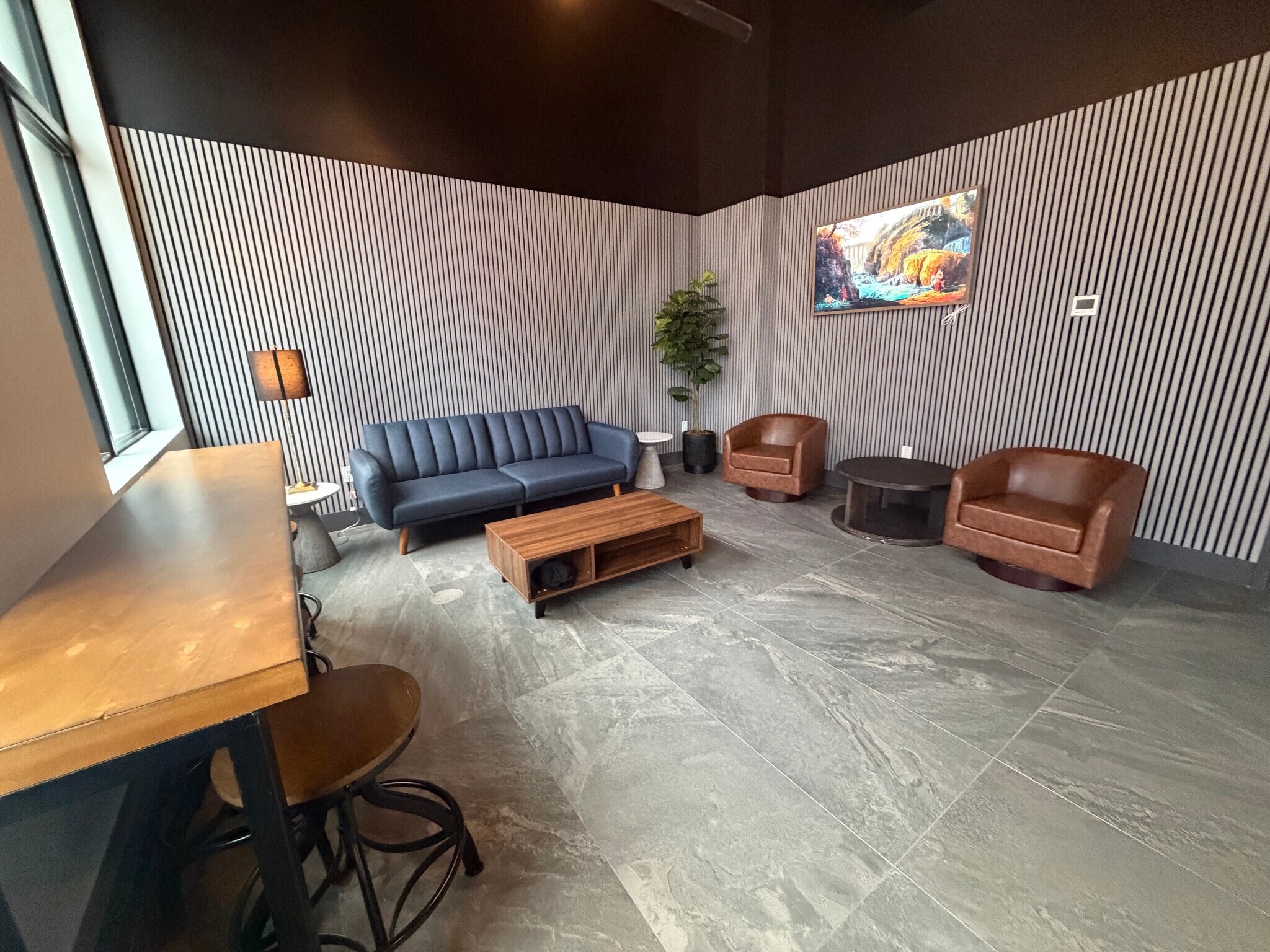 Building Photo - 315 Western Ave