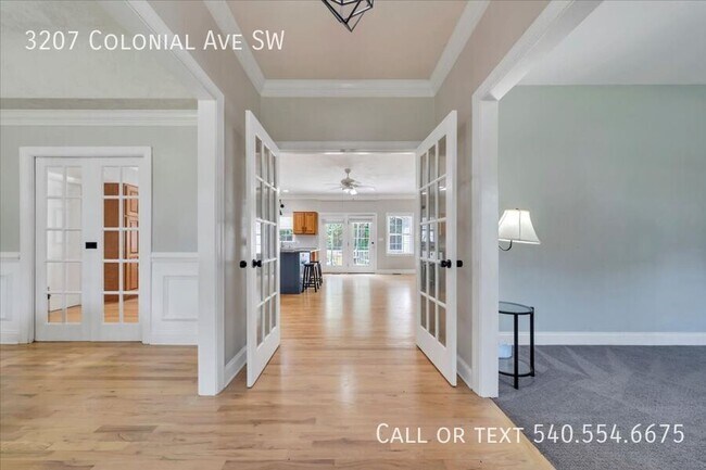 Building Photo - 3207 Colonial Ave SW