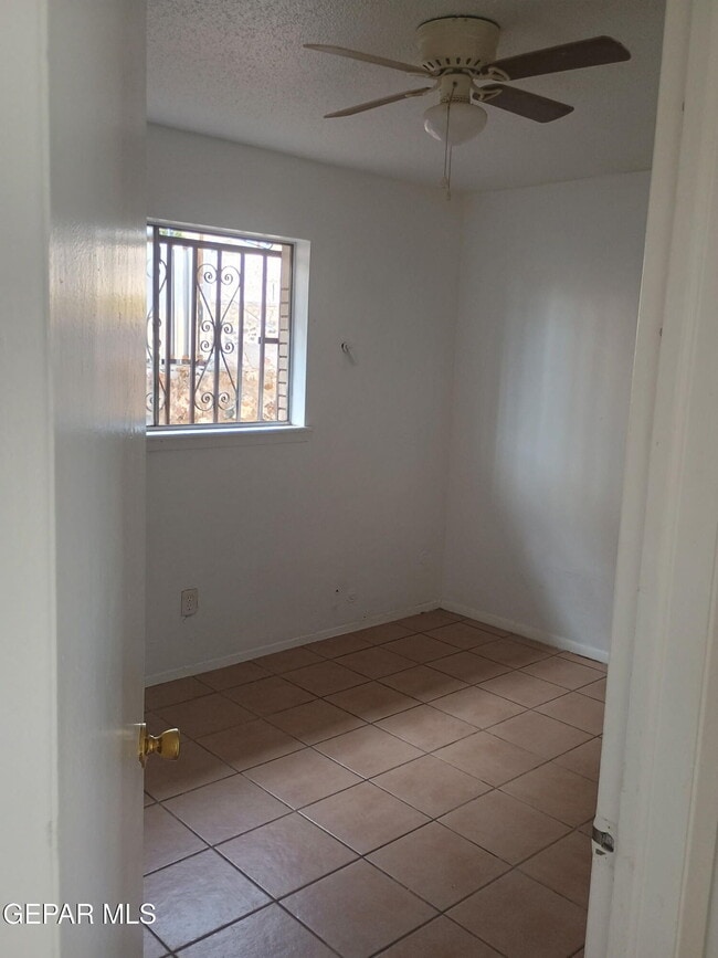 Building Photo - 3415 Wickham Ave