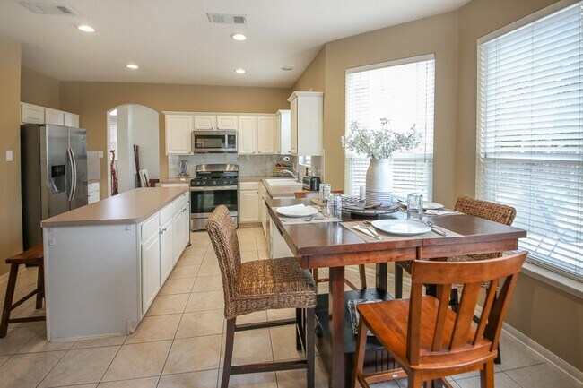 Building Photo - 19 Grand Bayou Pl