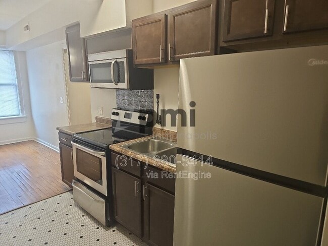 Building Photo - 1 W 28th St