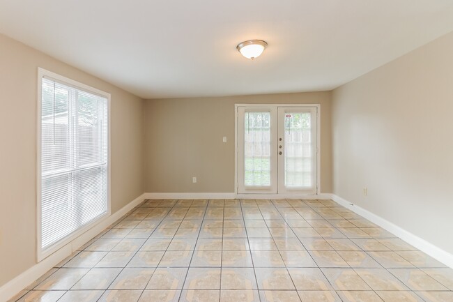 Building Photo - 15619 Loma Verde Dr