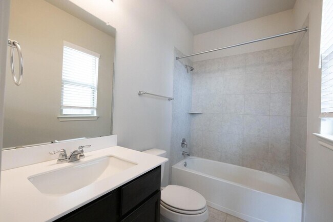 Building Photo - 2809 Seneca Path