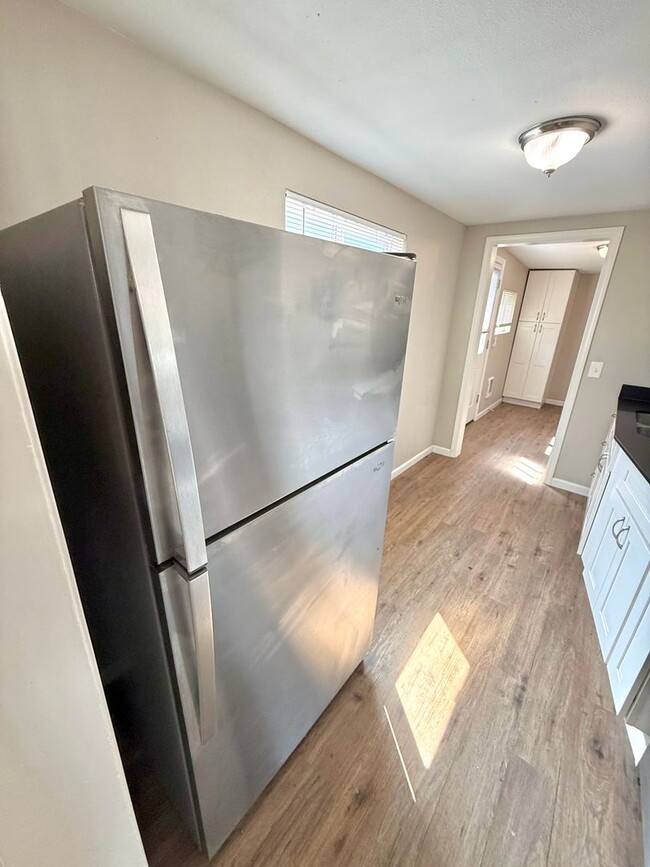 Building Photo - Charming 2-Bed, 1-Bath White Center Home