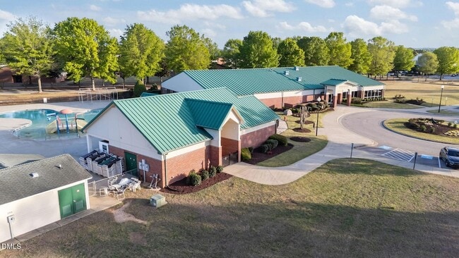 Building Photo - 225 Woodson Dr