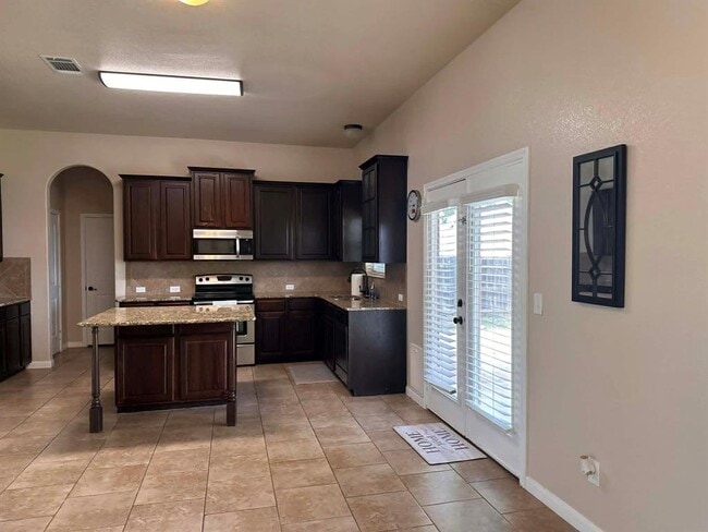 Building Photo - 6900 Deorsam Loop