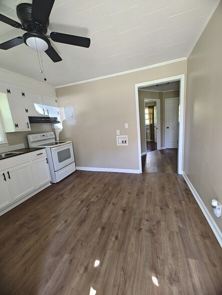 Building Photo - 101 Blue Ln