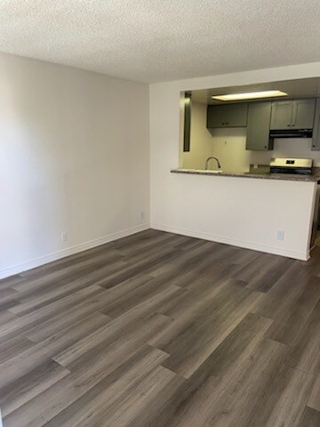 Building Photo - 1402 N Alta Vista Blvd