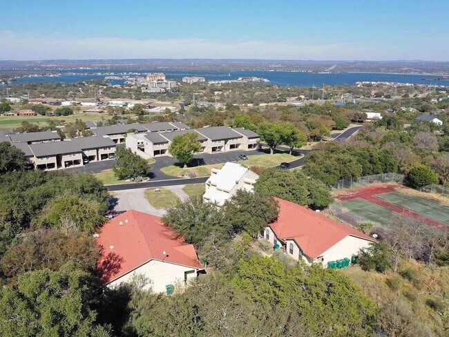 Building Photo - 307 Out Yonder