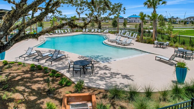 Community pool. 3-4 minute walk from apartment. - 3109 Voyager Ave