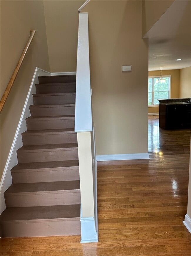 Building Photo - 226 Spg Crk Ave