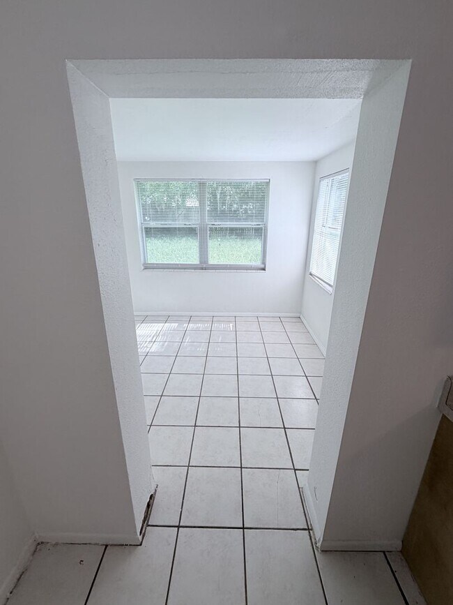 Building Photo - 21377 Campbell Dr