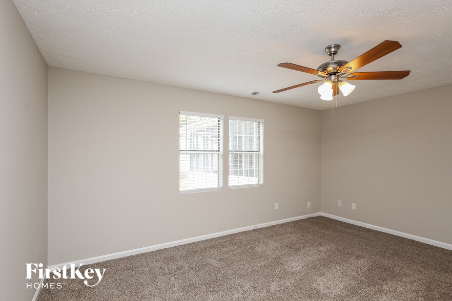 Building Photo - 3920 Valleybrook Ct