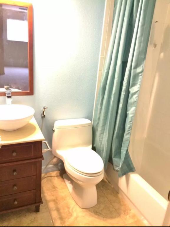 Building Photo - 8055 Glitter Ct