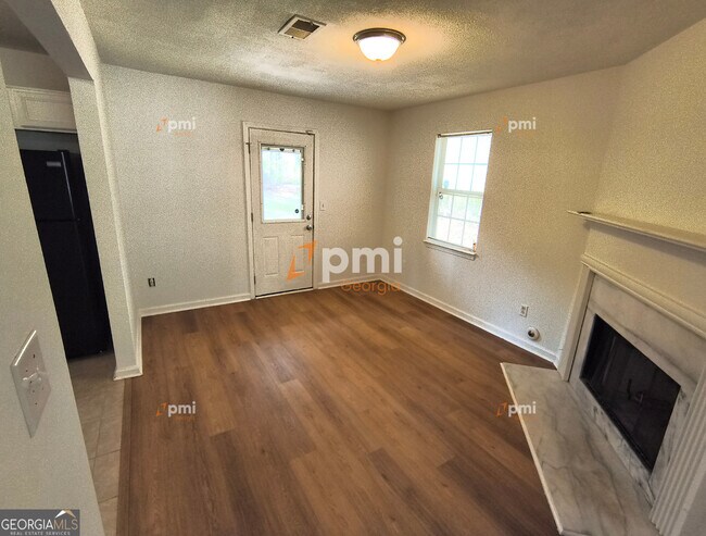 Building Photo - 8155 Autumn Green Dr