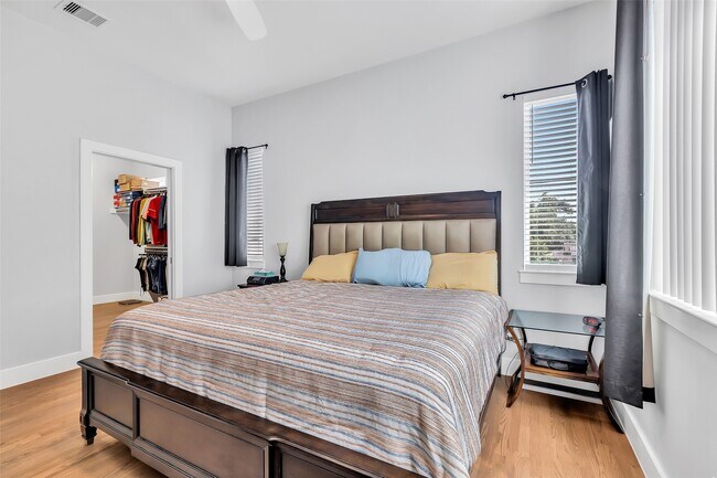 Building Photo - 5021 Nichols St