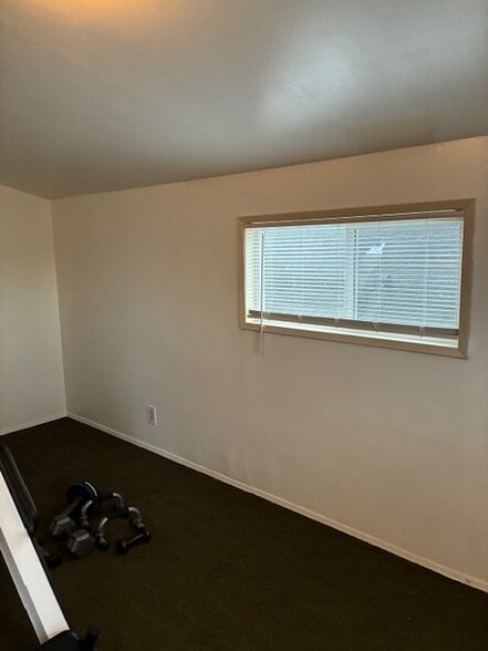 Building Photo - 5914 S Carver St