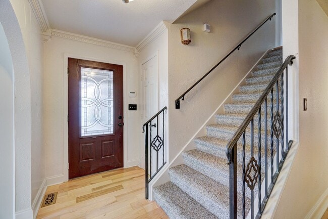 Building Photo - Spacious 4-Bedroom Home with Modern Amenities & Ideal Location Near Lake Hefner in OKC!