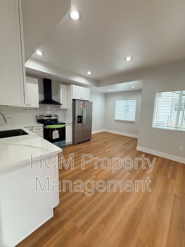 Building Photo - 5235 Bellflower Blvd