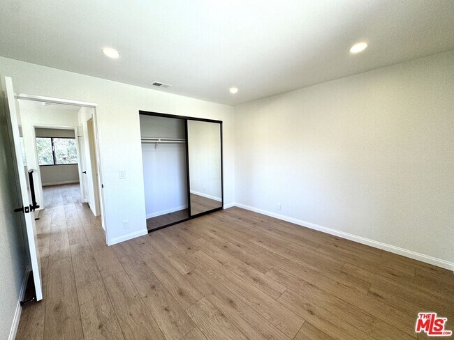 Building Photo - 7756 Sailboat Cir