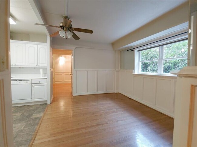 Building Photo - 76 Laurel Forest Cir NE